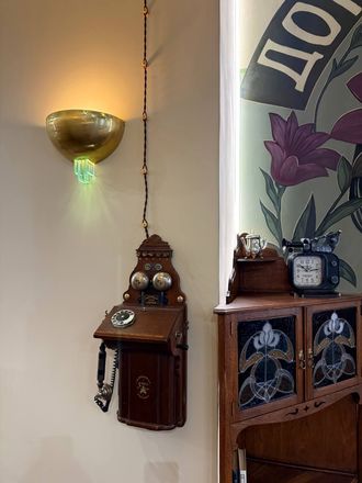 Освещение в интерьере и ретро - телефон